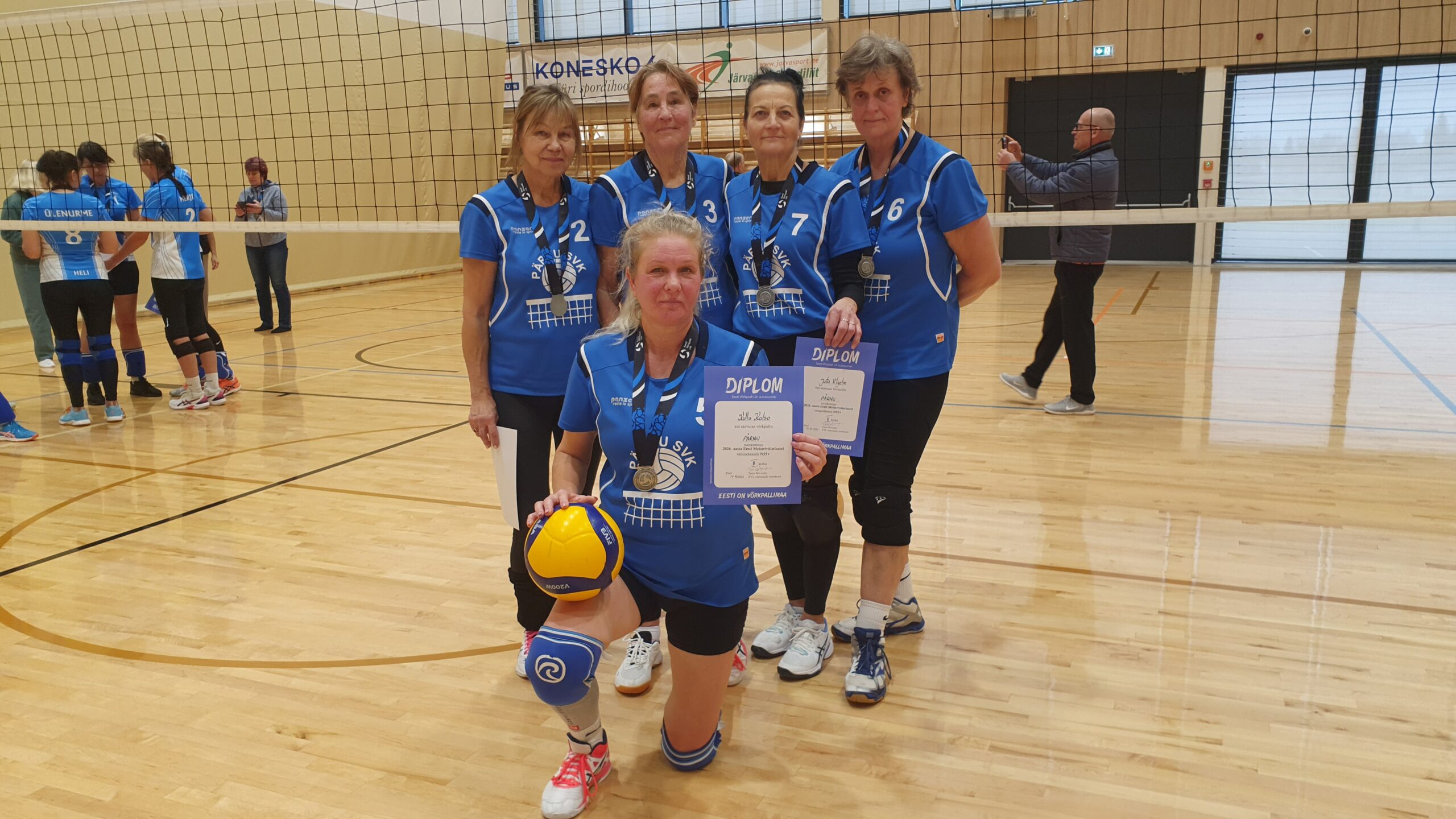 17. oktoobril peeti Türi Konesko spordihoones veteranide võrkpalli tiitlivõistlusi, kus Pärnumaa esindused võitsid kaks teist kohta. Naisveteranide N55+ vanusek